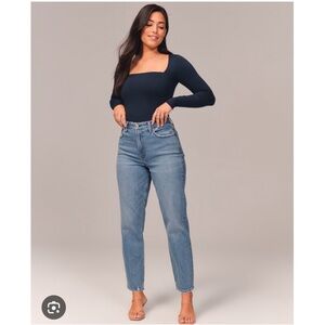 Abercrombie Curve Love The Mom High Rise Straight Leg Jeans Womens Size 31 EUC